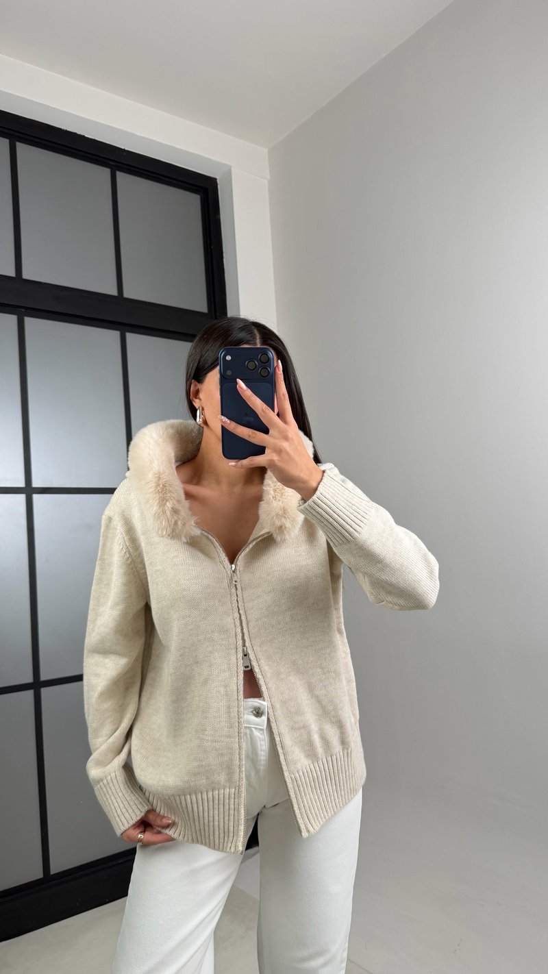 Ekru Kürk Detaylı Kapüşonlu Triko Hırka GAUS-00883