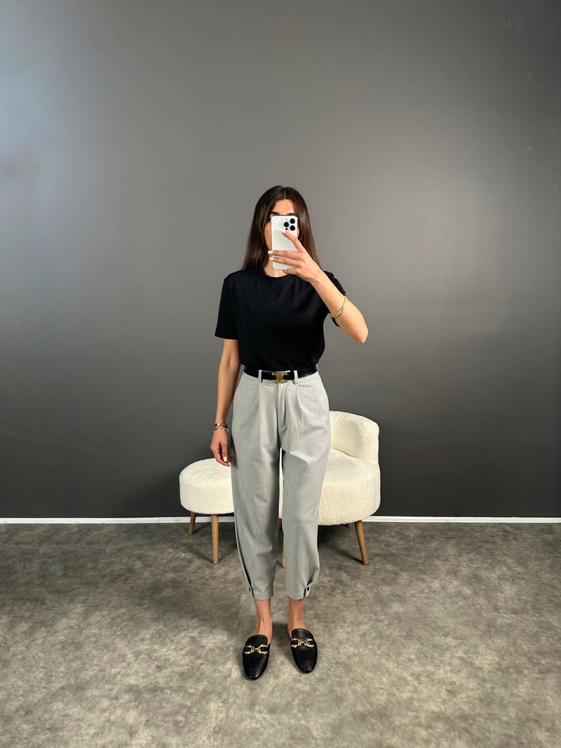 Gri Paçası Düğmeli Zr Model Pantolon