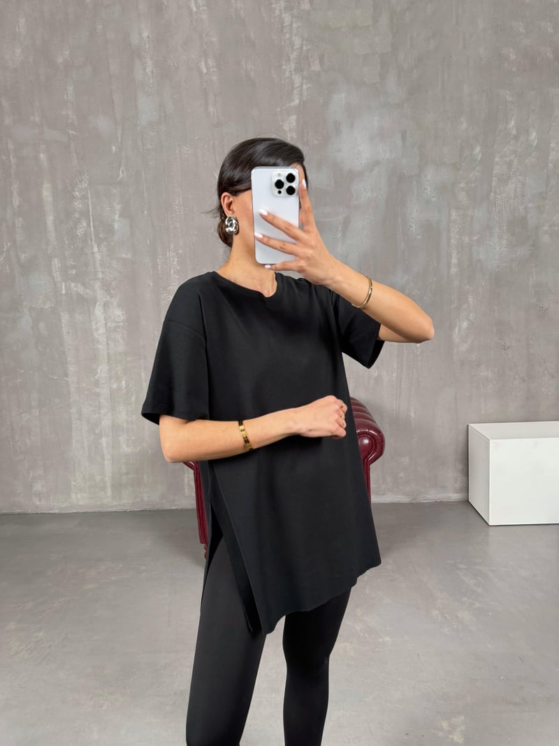 Siyah Yandan Yırtmaçlı Bisiklet Yaka Tshirt Gaus00045