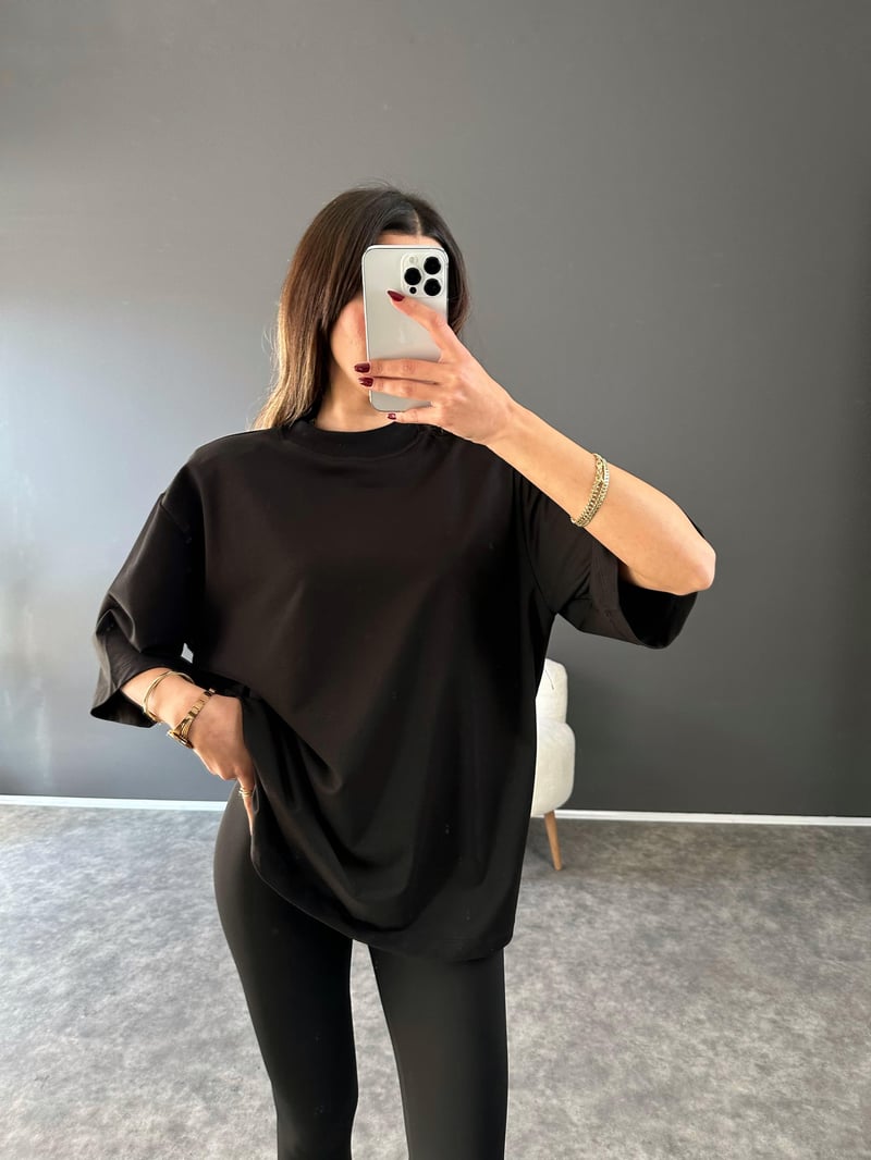 Siyah Vatkalı Oversize Tshirt 