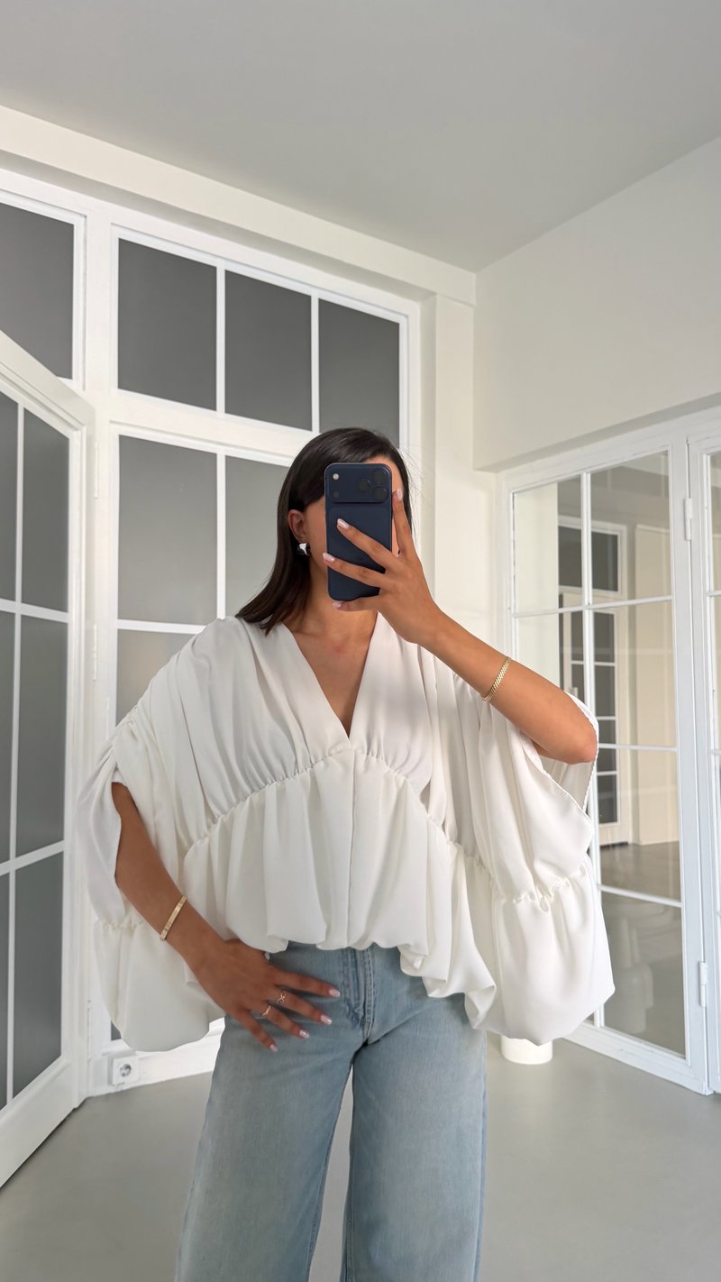 Beyaz Drapeli Oversize Bluz GAUS-01767