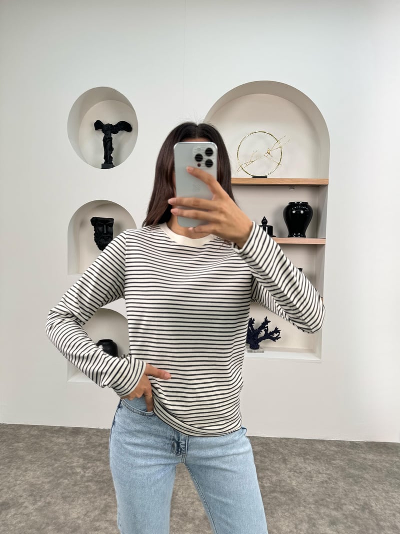 CS Siyah Çizgili Bisiklet Yaka Beyaz Sweatshirt