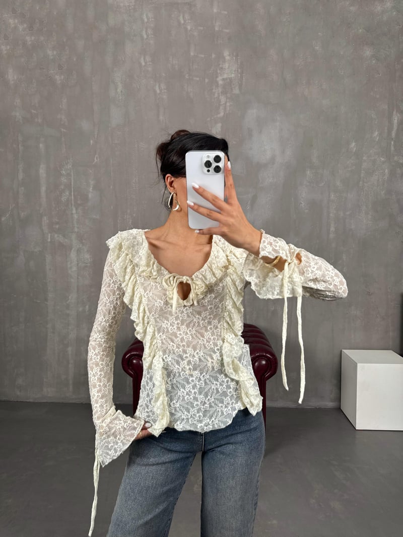 Cream Lace V-Neck Replacement Shirt Gaus00048