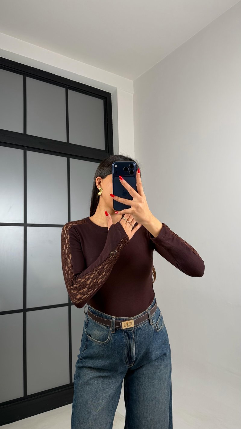 Acı Kahve Dantel Detaylı ZR Model Parmak Geçirmeli Bluz GAUS-01018
