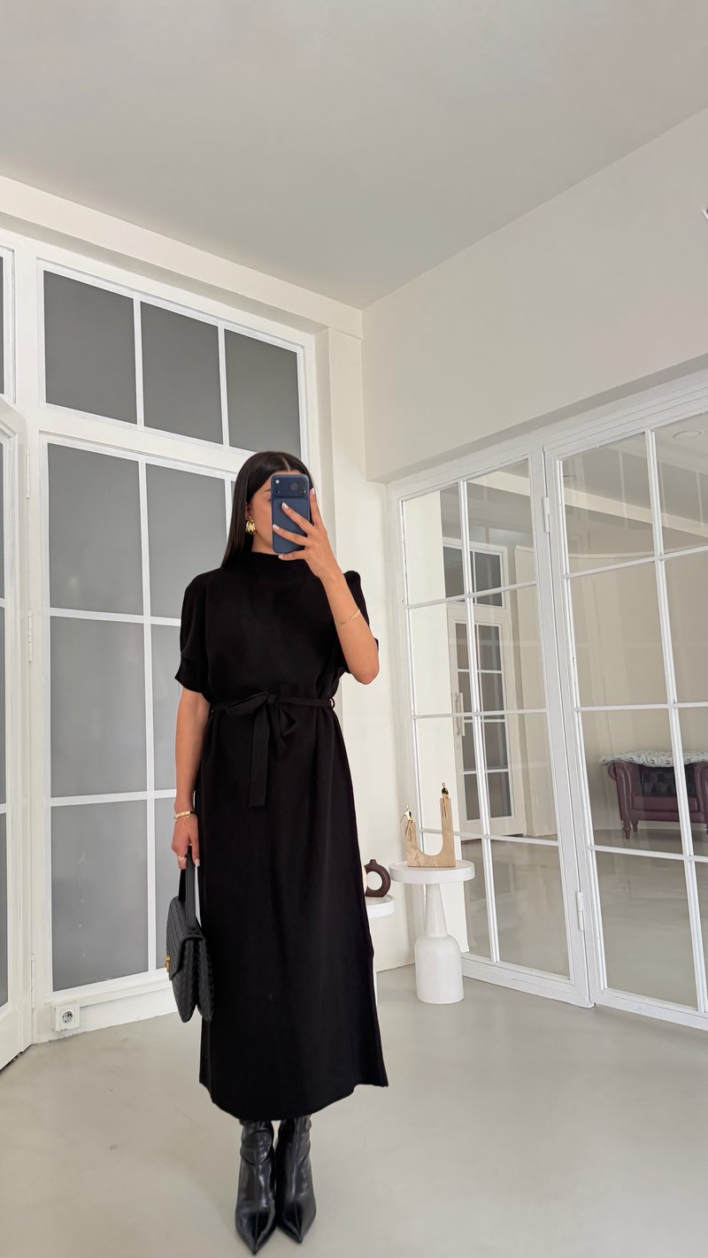 Siyah Kuşaklı Triko Midi Elbise GAUS-02144