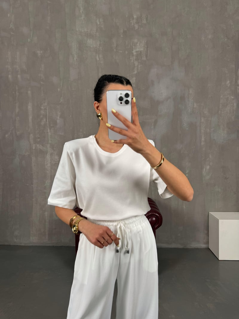 Beyaz Bisiklet Yaka Vatkalı Basic Tshirt Gaus00118
