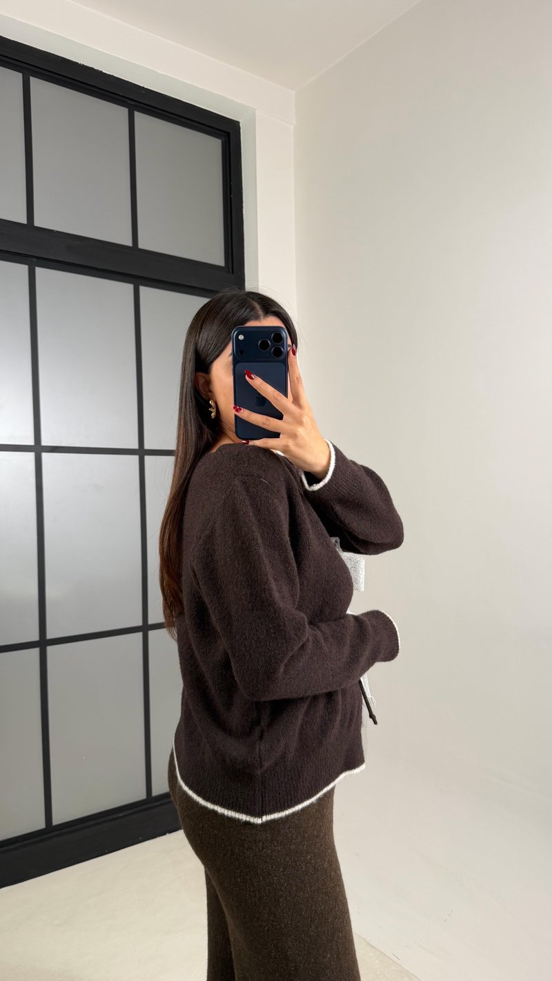 Acı Kahve Fiyonk Detaylı Triko Hırka GAUS-00633