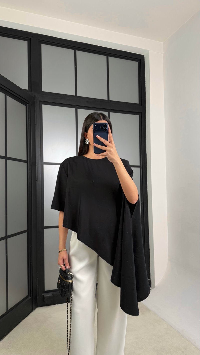 Siyah Vatkalı Asimetrik Bluz GAUS-01186