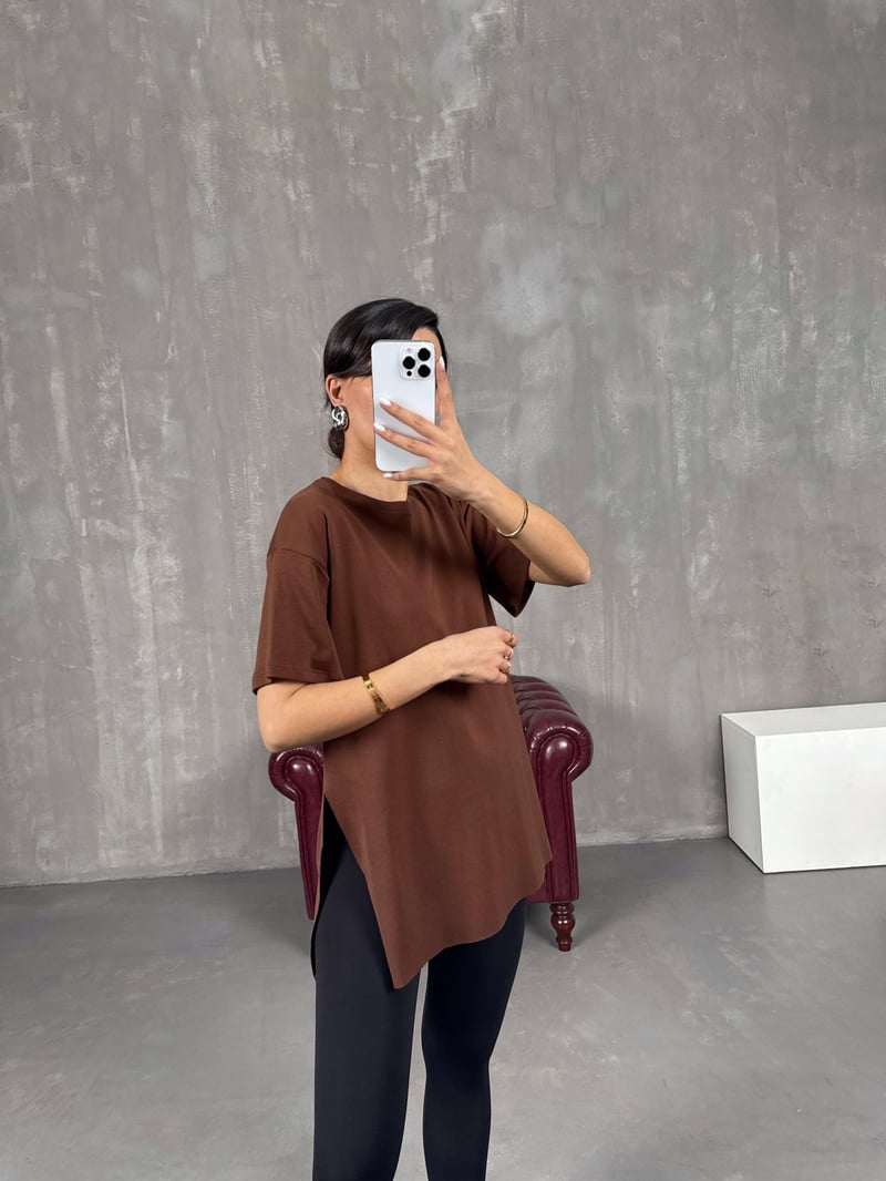 Kahve Yandan Yırtmaçlı Bisiklet Yaka Tshirt Gaus00045