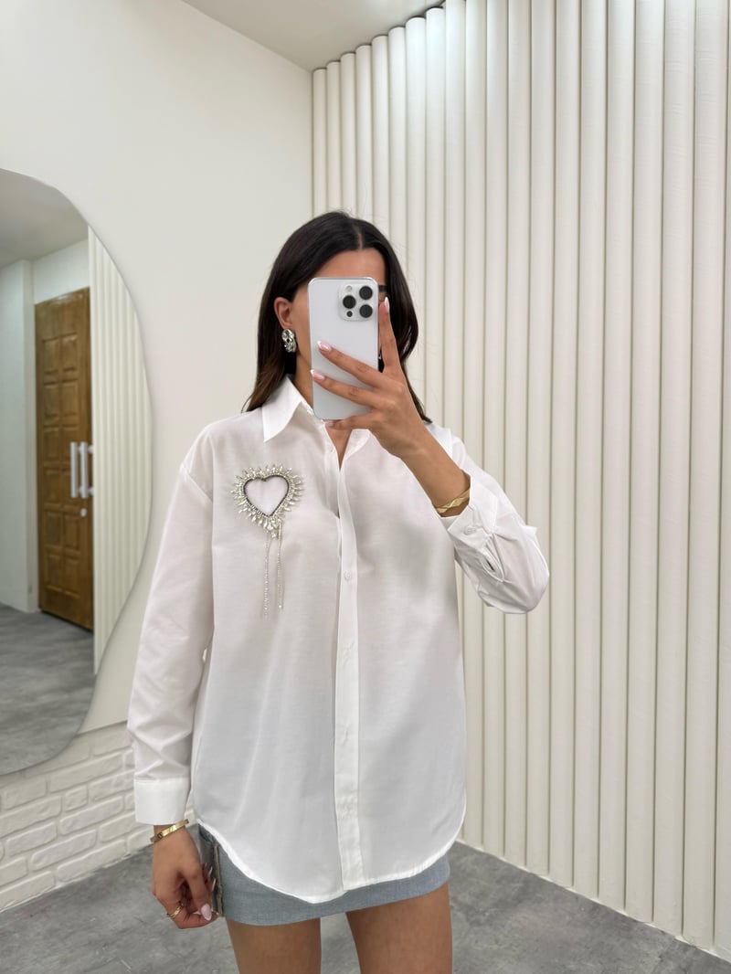 Beyaz Taşlı Kalp Yaka Detaylı Gömlek Gaus00299