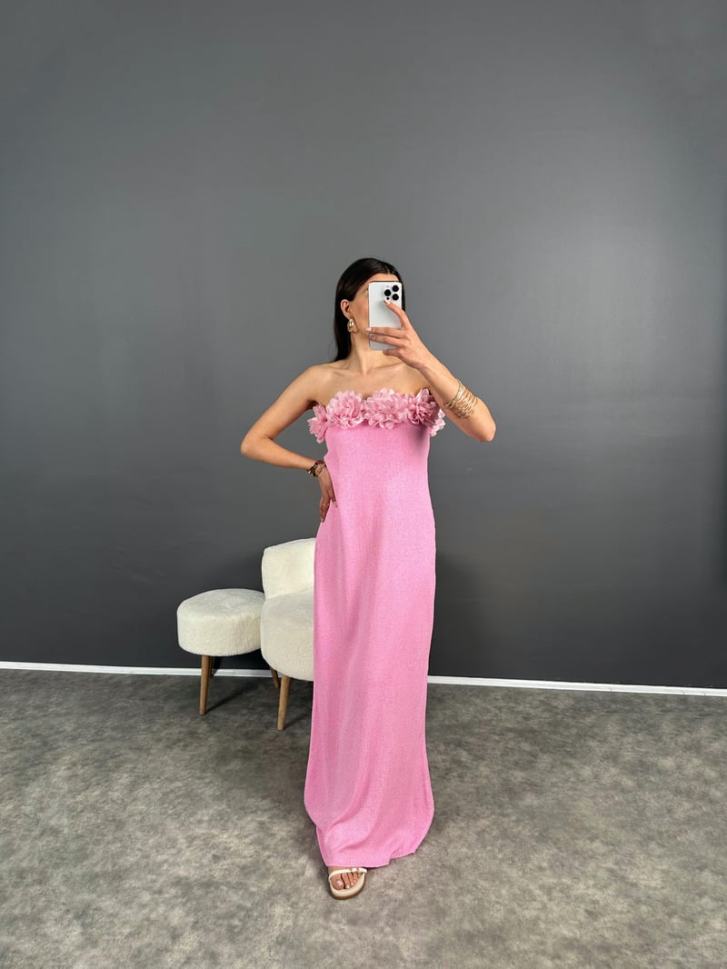Look Pembe Gül Detaylı Straplez Astarlı Elbise