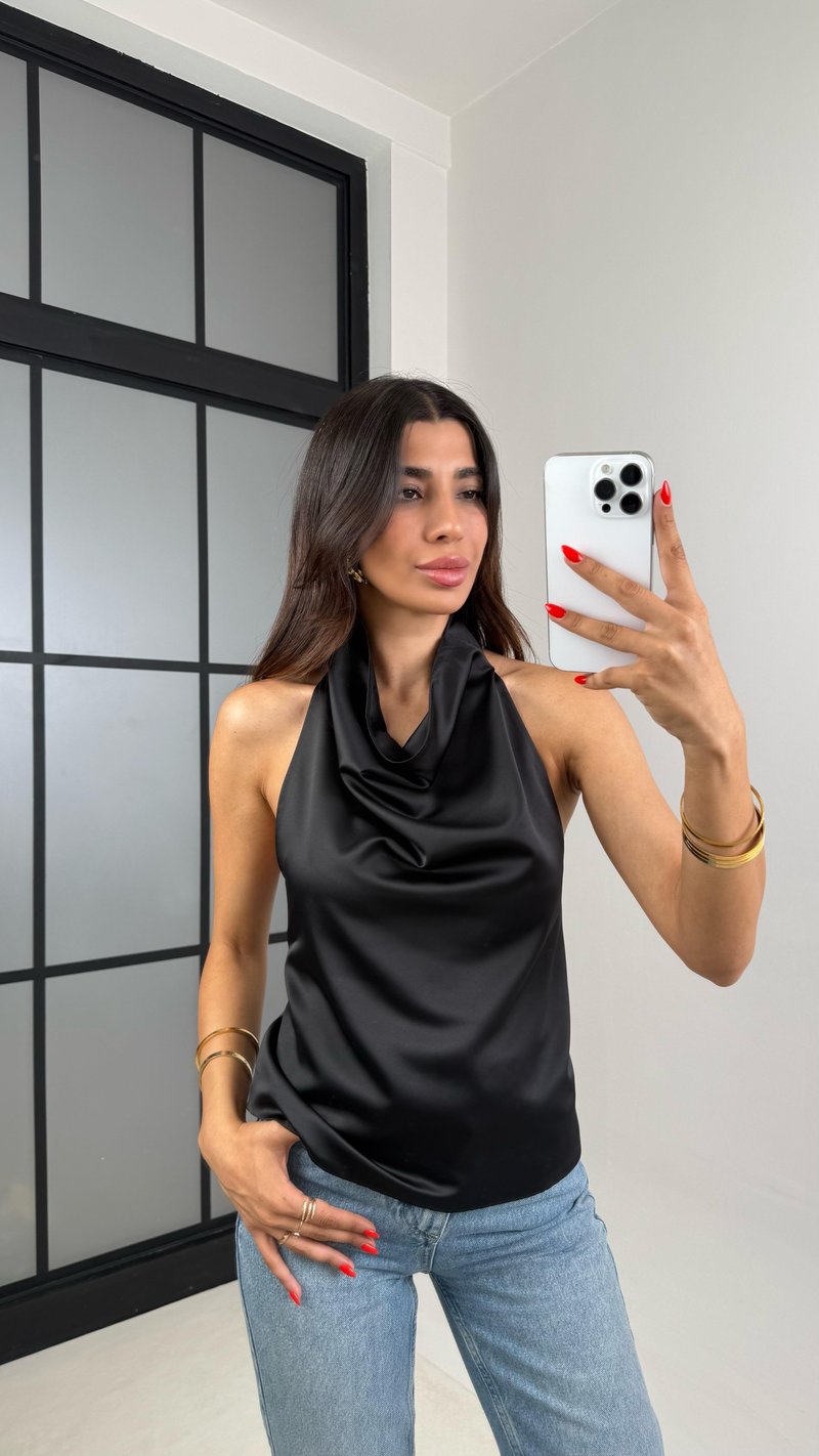 Siyah Boyundan Bağlamalı Sırt Dekolteli Saten Bluz GAUS-008