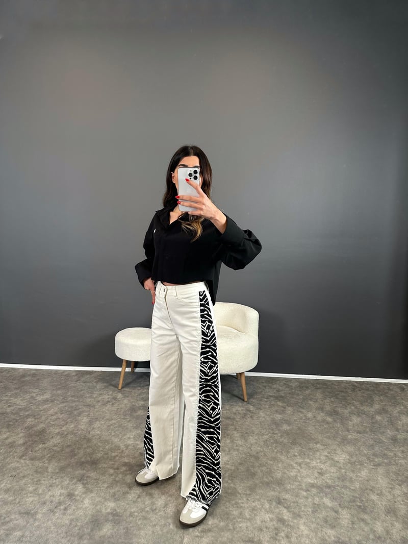 Ekru Yanları Zebra Desenli Jean 