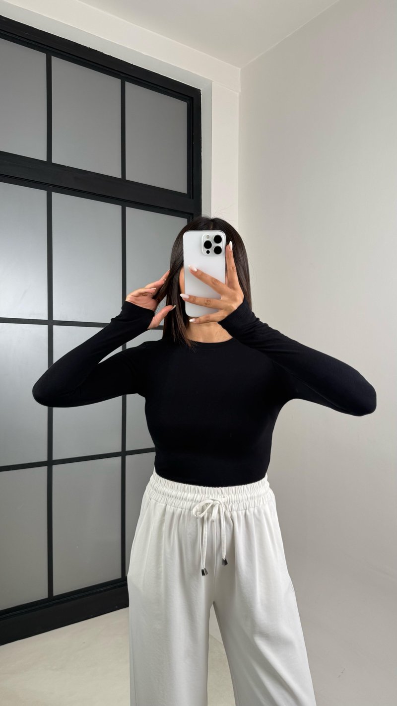 Siyah OYS Muadil Parmak Geçirmeli Basic Bluz GAUS-00506