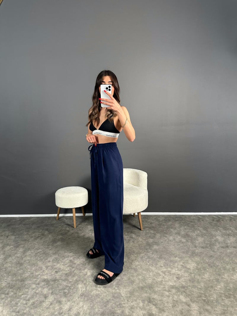 Raisa Lacivert Basic Beli Lastikli Pantolon