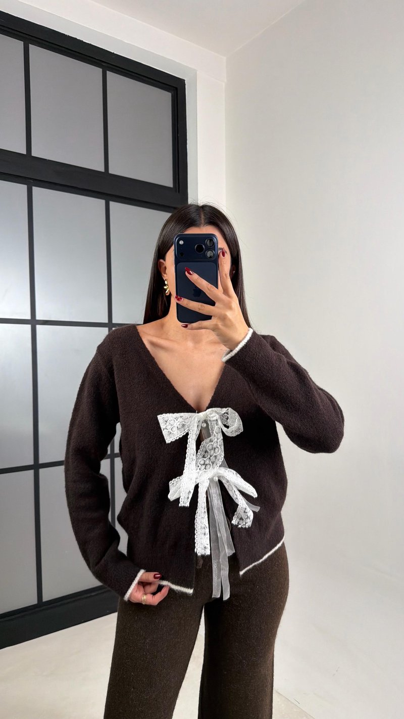 Acı Kahve Fiyonk Detaylı Triko Hırka GAUS-00633