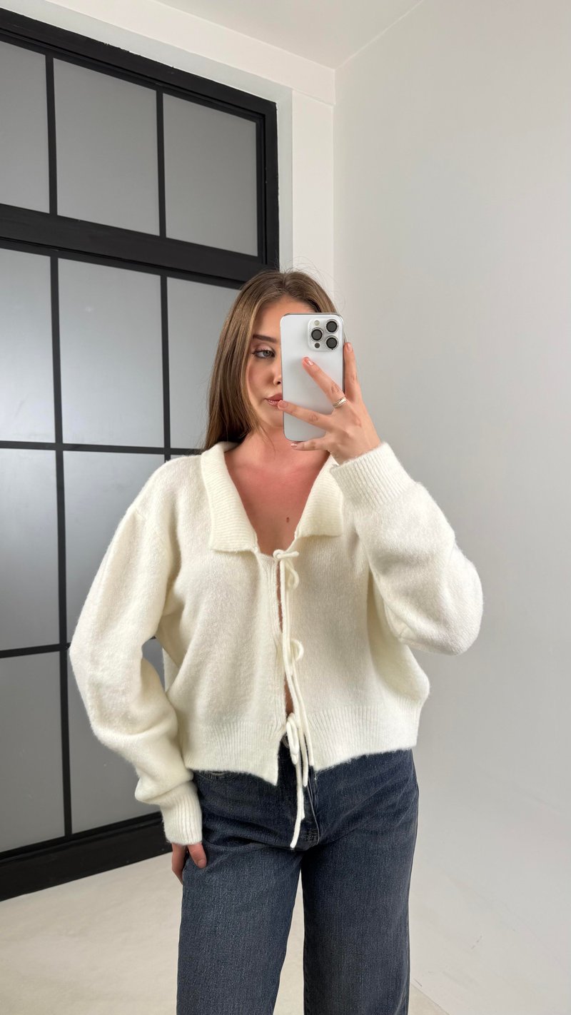 Ekru Önü Bağlama Detaylı Triko Hırka GAUS-00552