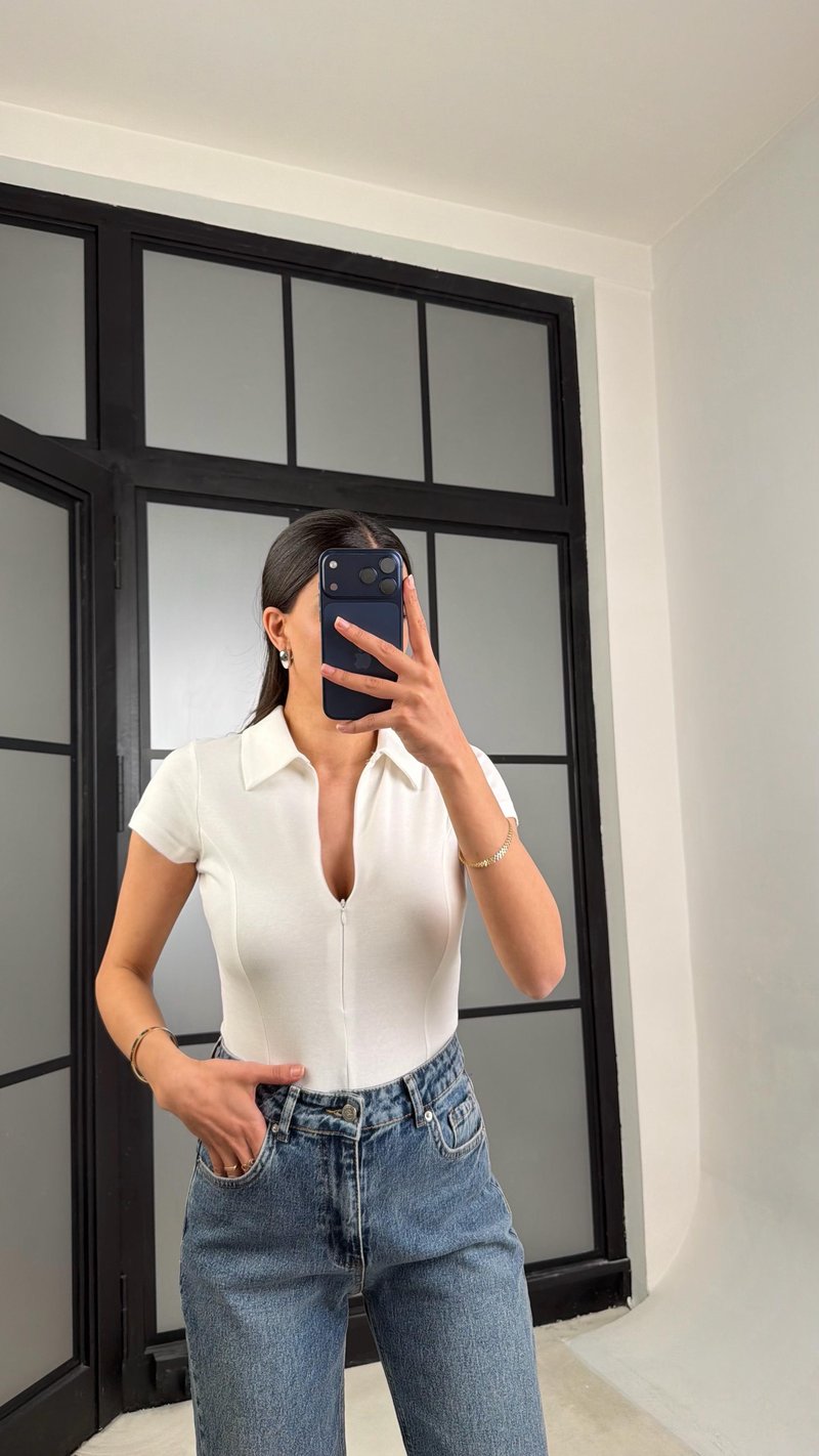 Ekru Polo Yaka Fermuarlı Basic Bluz GAUS-01467GAUSBLUZGAUS-01467