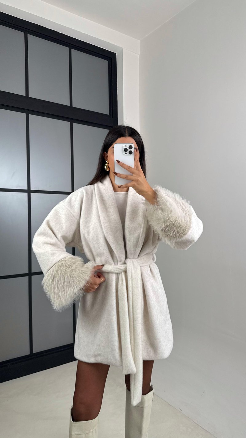 Taş Kürklü Kol Detaylı Kuşaklı Ceket GAUS-00475