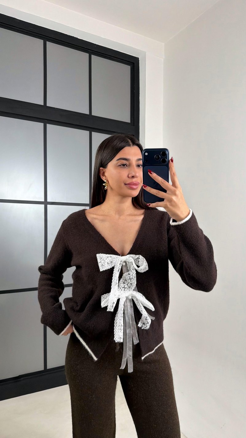 Acı Kahve Fiyonk Detaylı Triko Hırka GAUS-00633