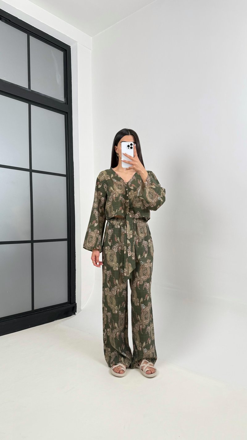 Haki V Yaka Önü Düğmeli Üst Beli Lastikli Pantolon Etnik Desen Takım Gaus00362