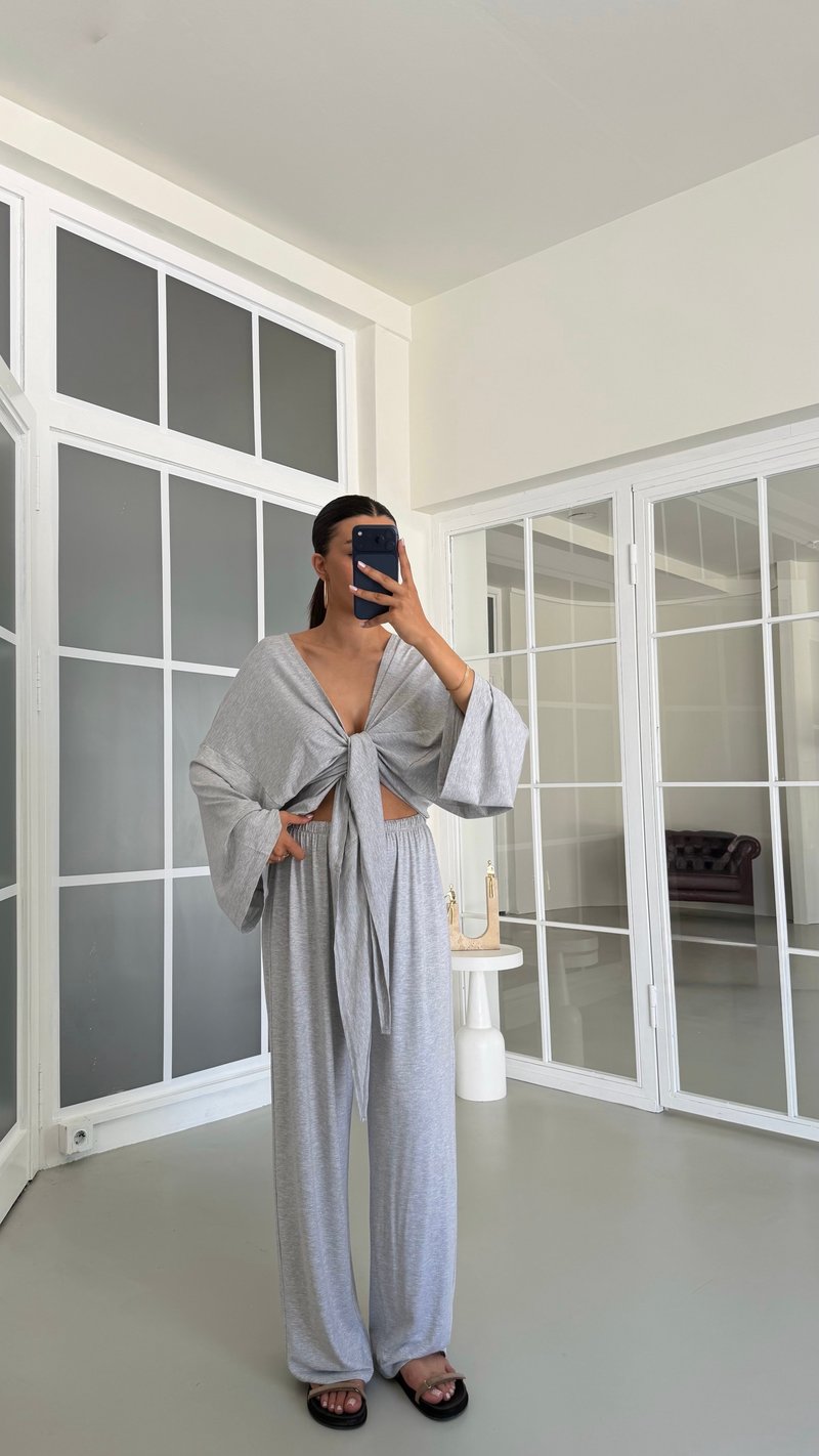 Gri Bağlama Detaylı Bluz Beli Lastikli Pantolon Likralı Takım GAUS-01732