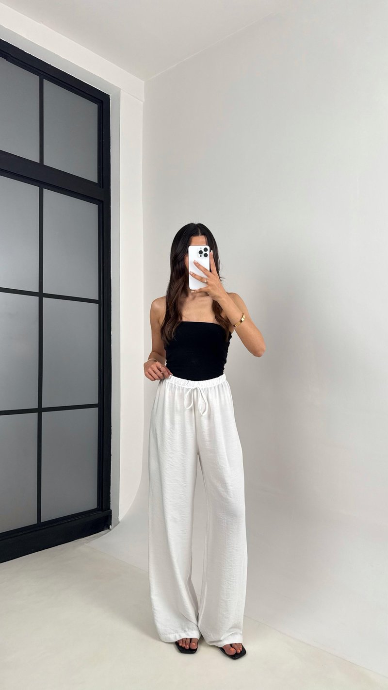 Beyaz Beli Lastikli Çilek Kumaş Pantolon Gaus00571