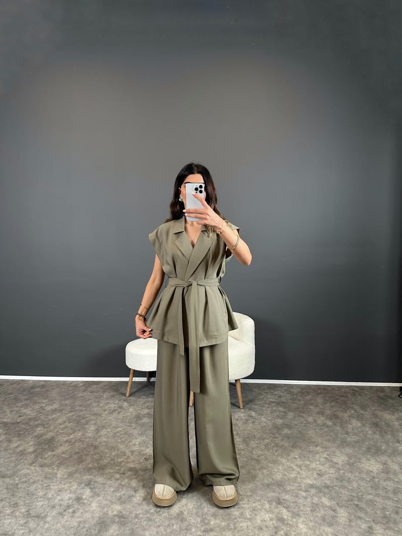 Liu Haki Zr Model Yelekli İkili Takım