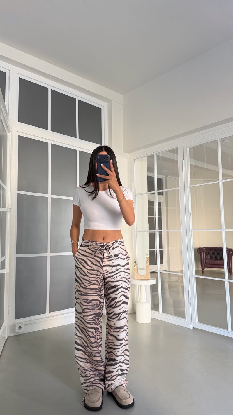 Bej Zebra Desenli Paçası Ayarlanabilir Askılı Pantolon GAUS-02038