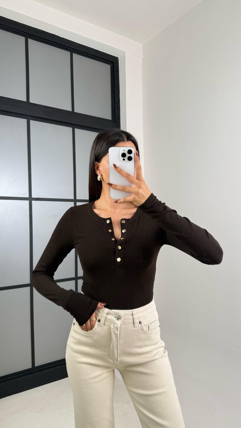 Acı Kahve Uzun Kol Çıtçıt Detaylı Basic Bluz GAUS-00179
