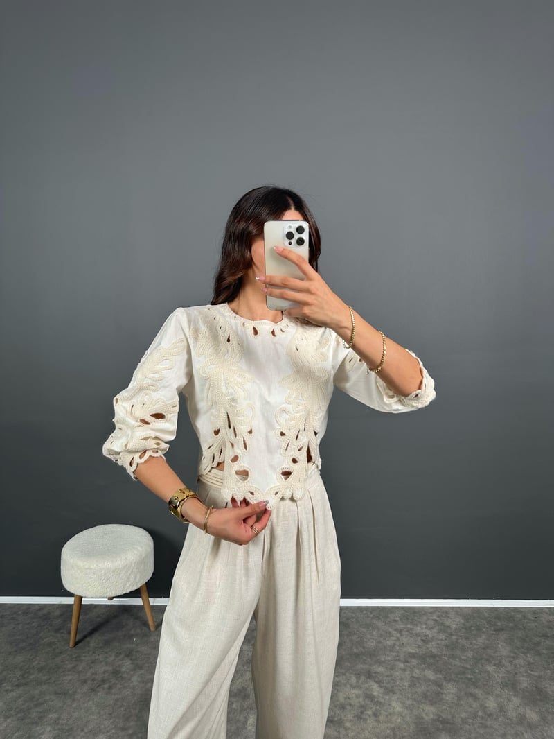 Retro Premium Nakış İşlemeli Bluz 