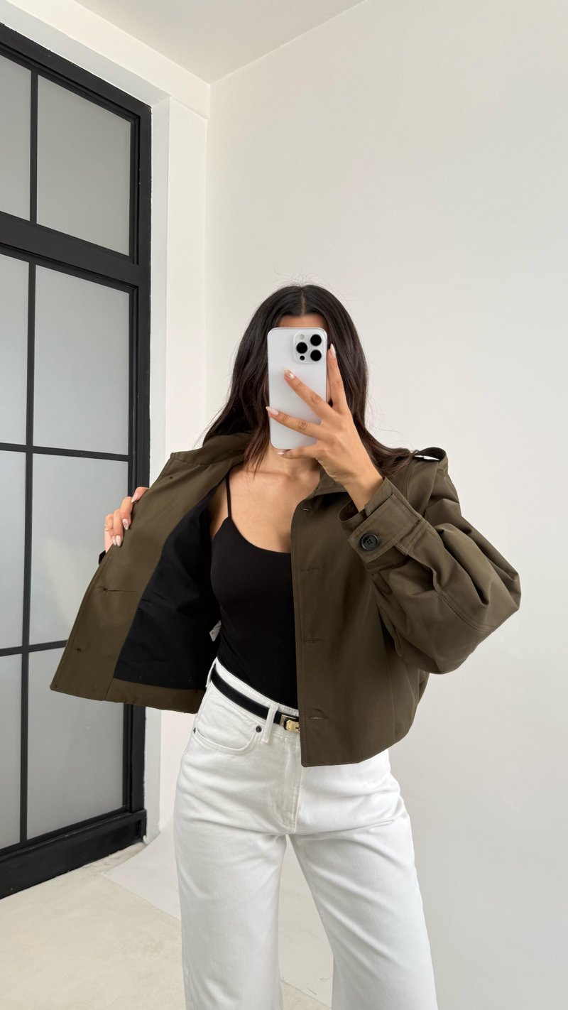 Haki Yüksek Yaka Düğmeli Astarlı Tasarım Kısa Trençkot GAUS-0087