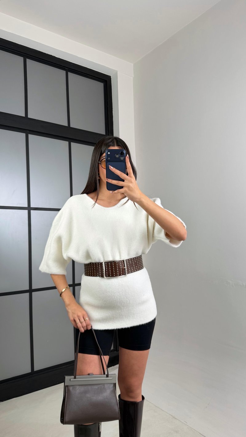 Beyaz Arkası Dantel Detaylı Kazak GAUS-01091