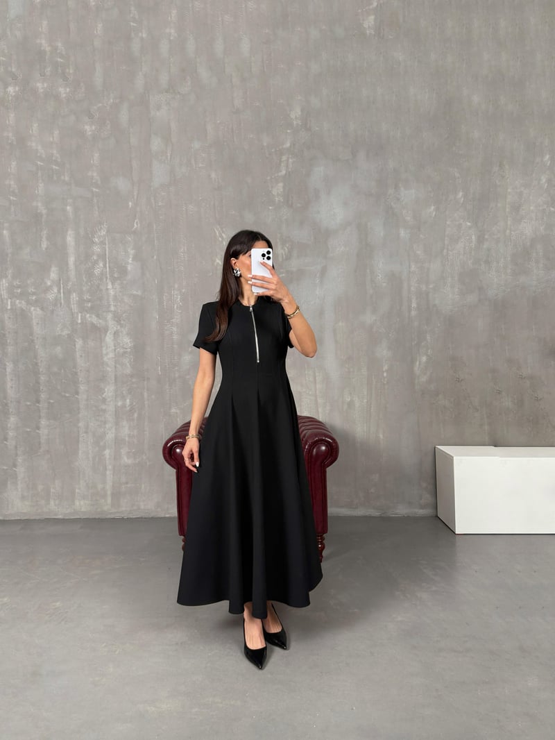 Fiyona Siyah Önü Fermuar Detaylı Kısa Kollu Cepli Premium Pinterest Elbise
