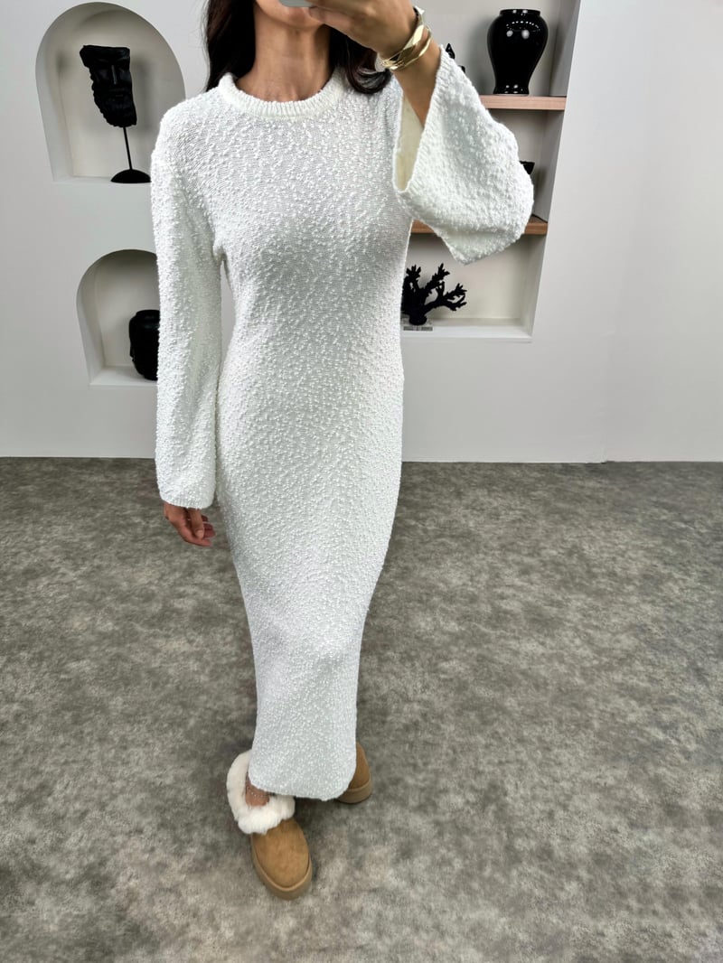 Dale Beyaz Bisiklet Yaka Triko Tasarım Elbise