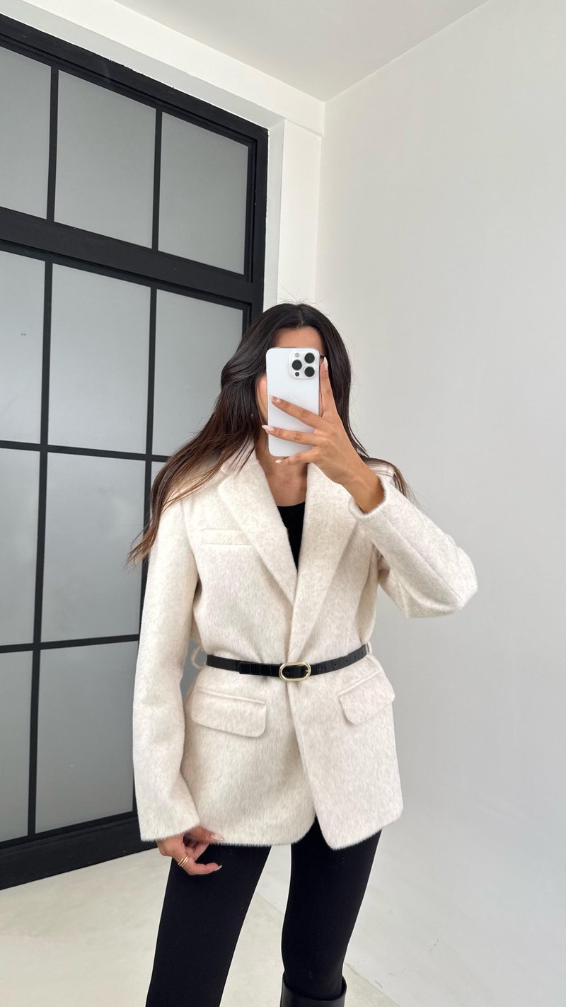 Ekru Astarlı Kemerli Peluş Tüylü Ceket GAUS-00131