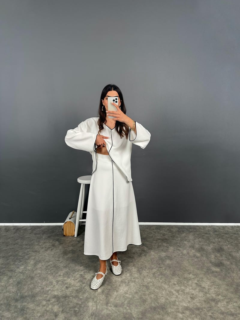 Makuna Beyaz Çizgili Cotton Bluz Etek Takım