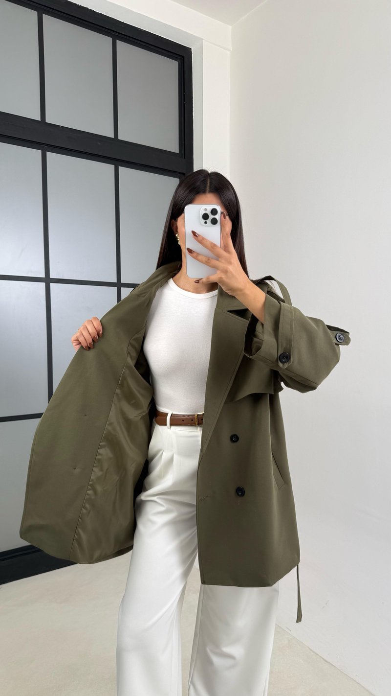 Haki Astarlı Cep Detaylı Kuşaklı Kısa Trençkot GAUS-00192