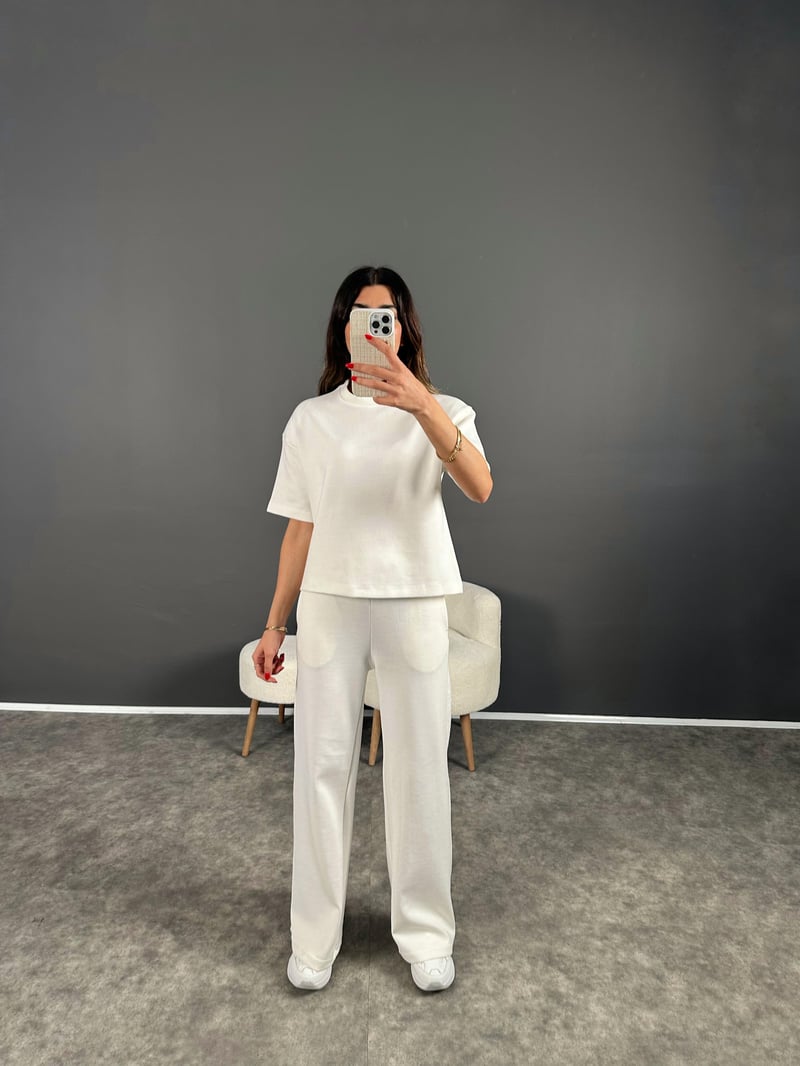 Beyaz Vatkalı Eşofman Takımı