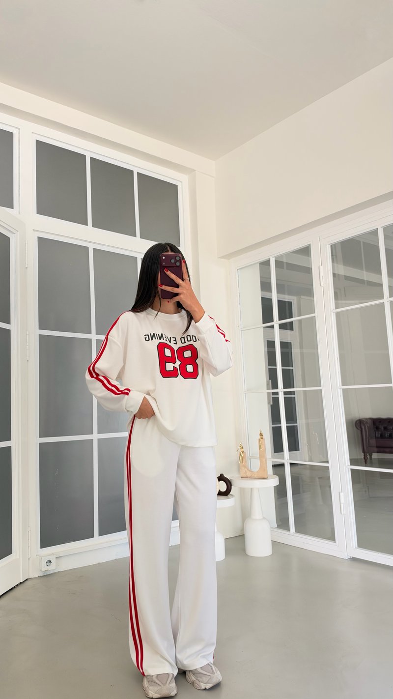 Beyaz Şeritli Baskılı Sweatshirt Beli Lastikli Pantolon İkili Takım GAUS-02235