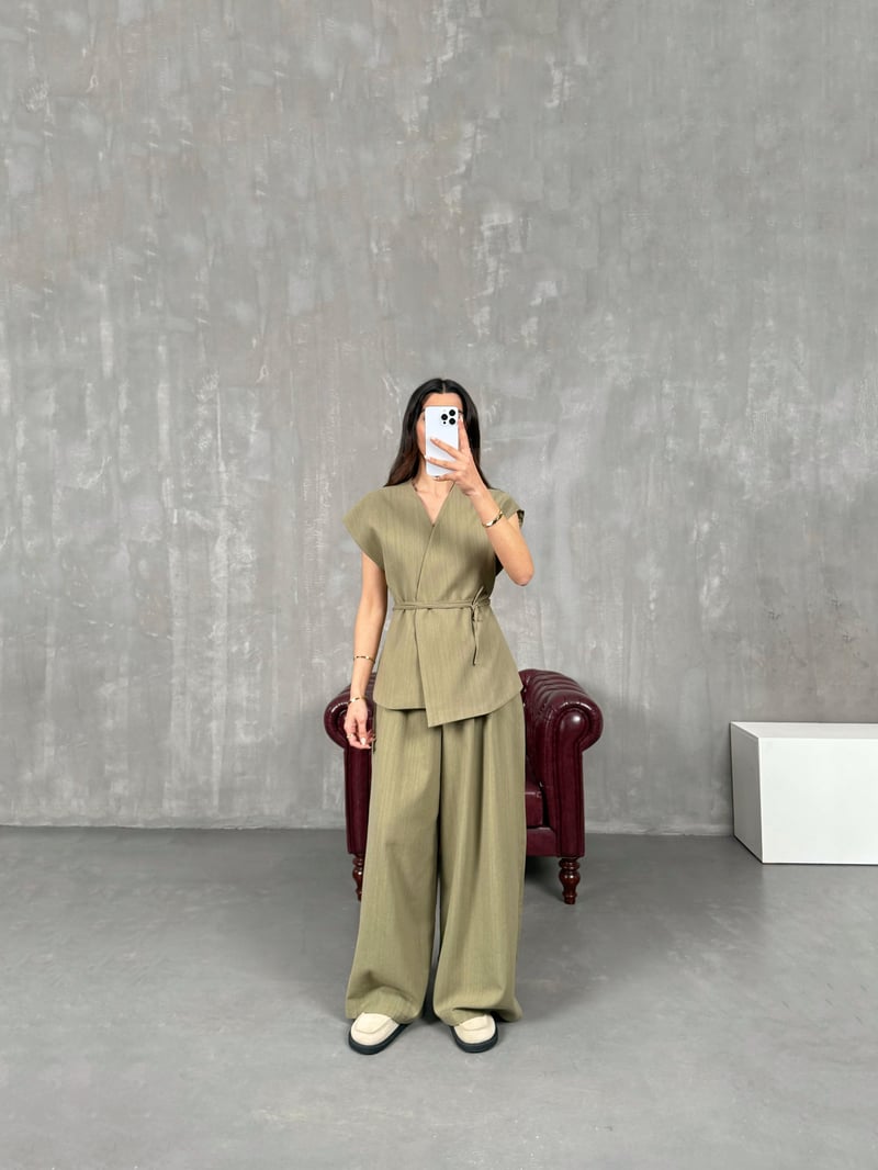 Kely Khaki Lined Belted Vest Pants Linen Set 