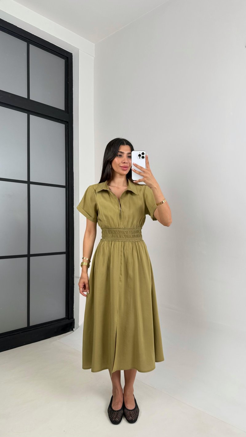 Yeşil Beli Lastikli Önden Fermuarlı Yırtmaçlı Tencel Elbise Gaus00551