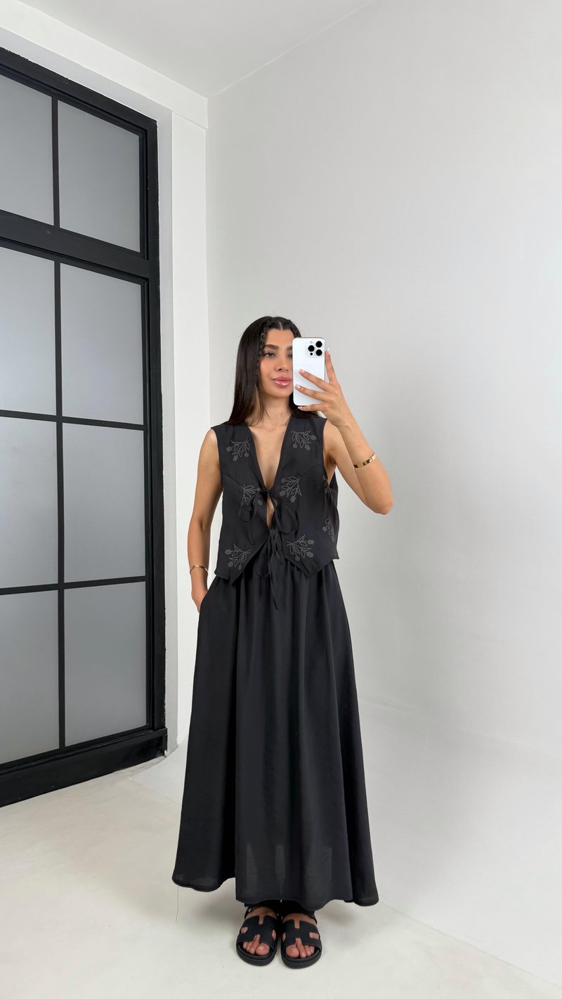Siyah Önü Bağlamalı Nakışlı Yelek Beli Lastikli Etek Tencel Takım Gaus00556