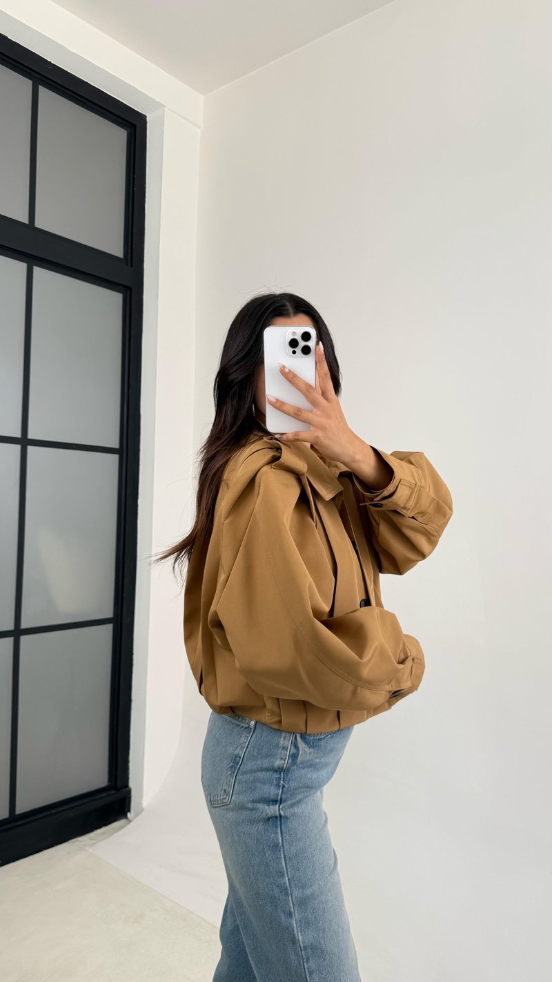 Camel Yüksek Yaka Düğmeli Astarlı Tasarım Kısa Trençkot GAUS-0087