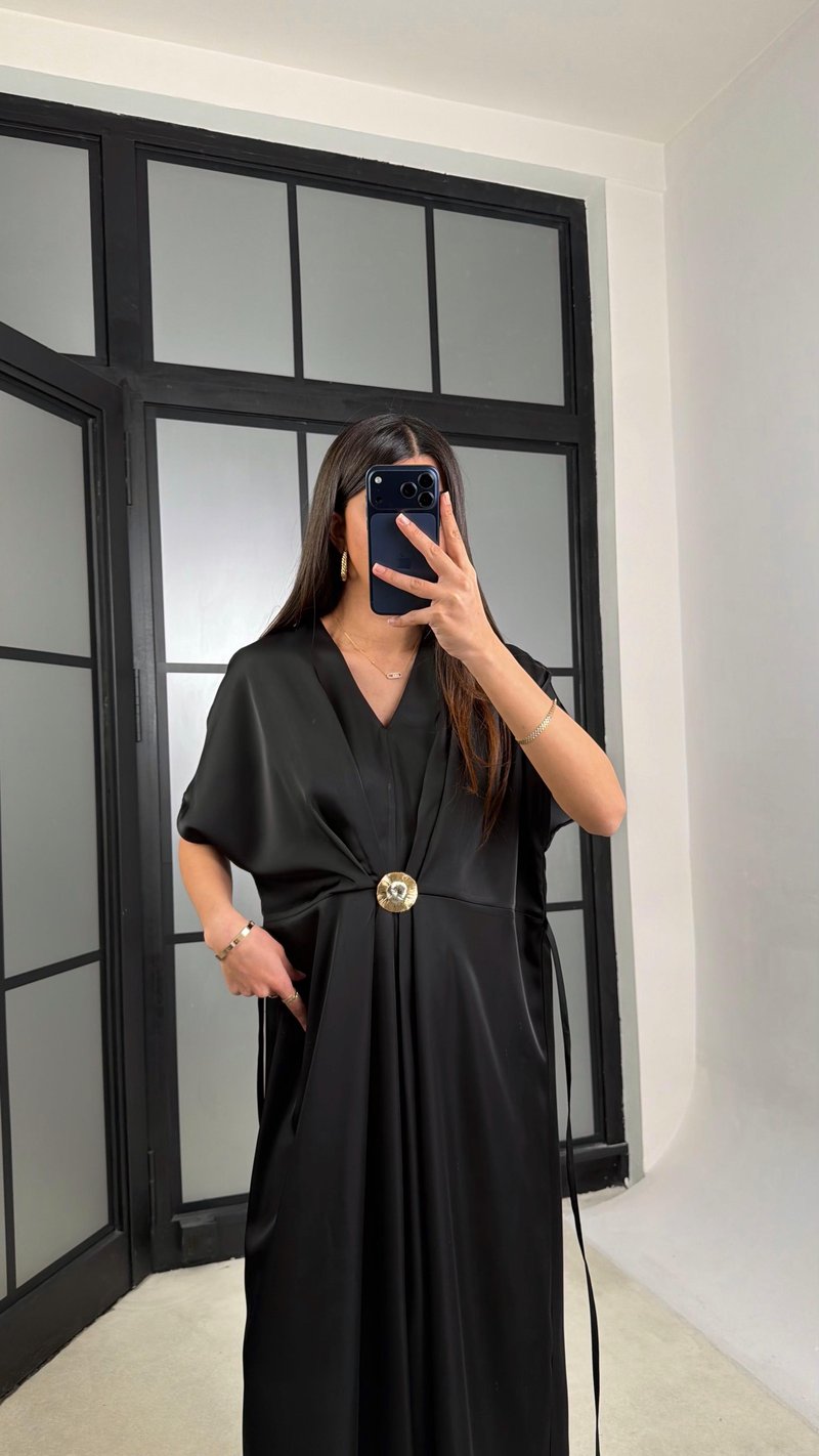 Siyah Gold Toka Detaylı Kuşaklı Saten Elbise GAUS-01281