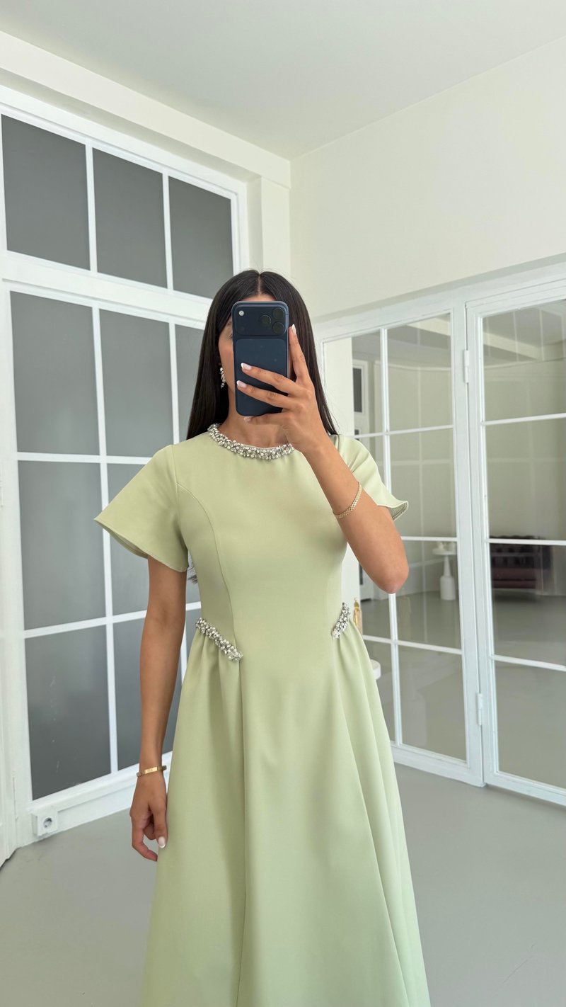 Yeşil Taş Detaylı Midi Elbise GAUS-01683