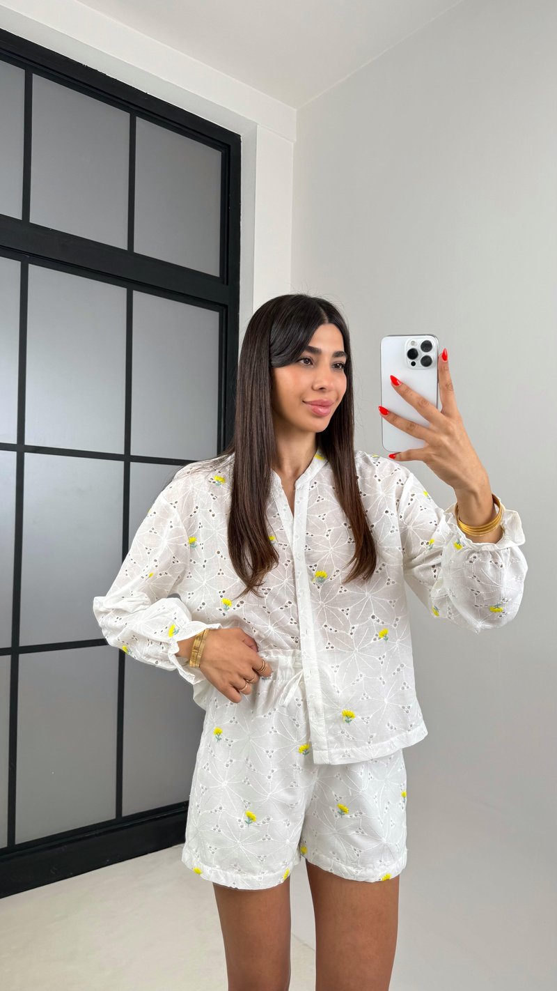 Beyaz Sarı Çiçek Nakışlı Gömlek Beli Lastikli Astarlı Şort Fistolu Takım GAUS-0029