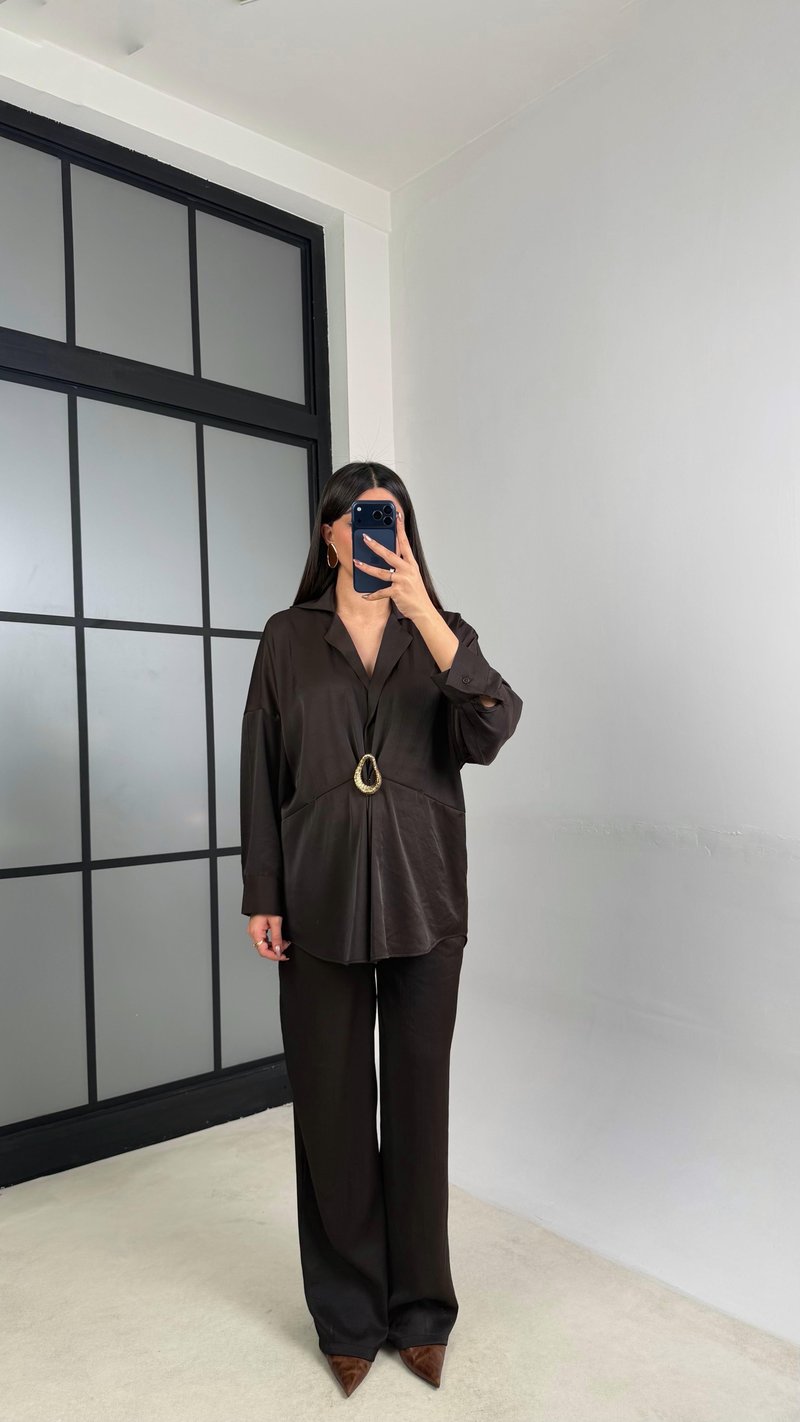 Acı Kahve Gold Tokalı Gömlek Beli Lastikli Pantolon Saten Takım GAUS-01116
