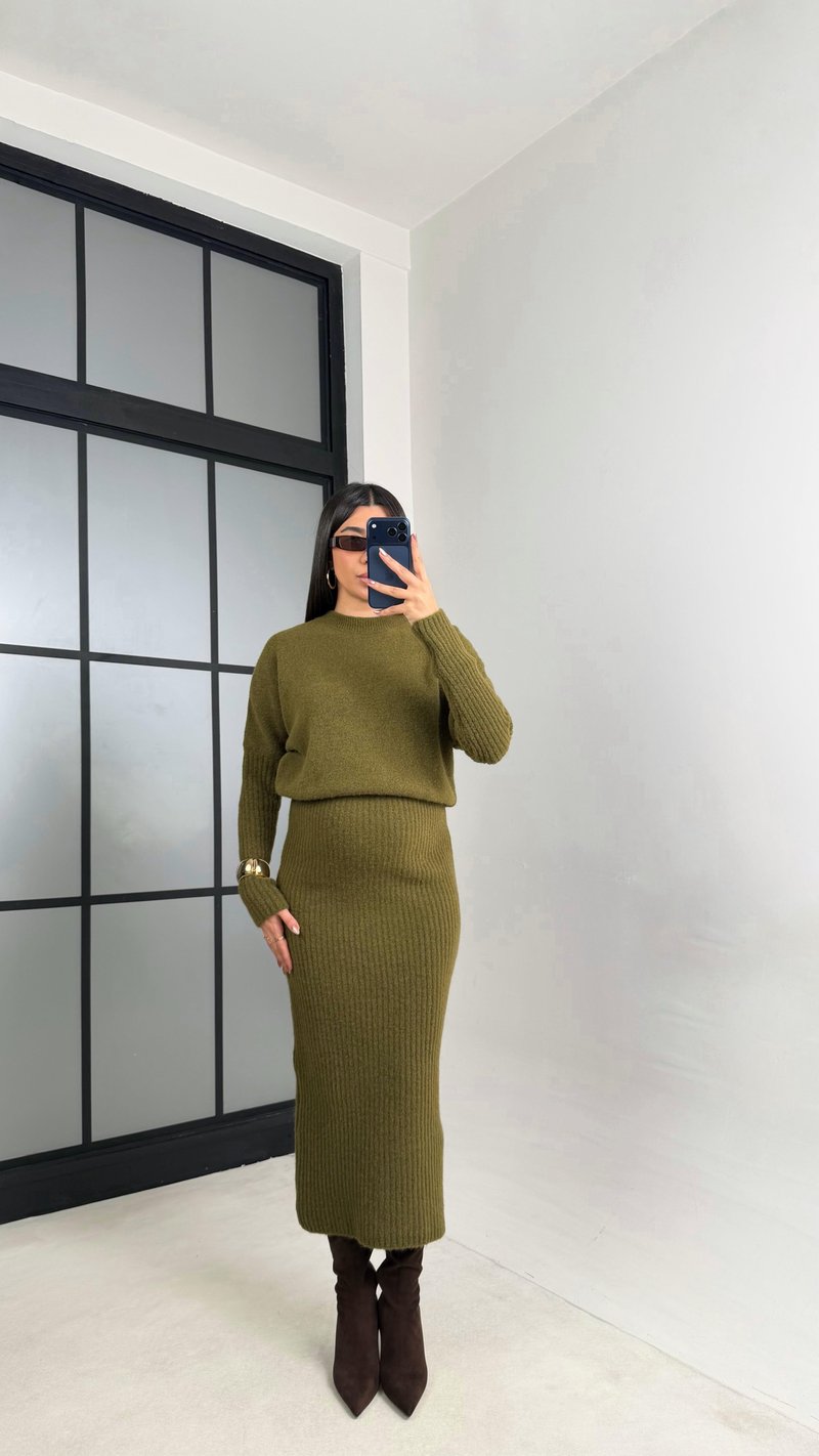 Yeşil Yumuşak Dokulu Triko Elbise GAUS-01083