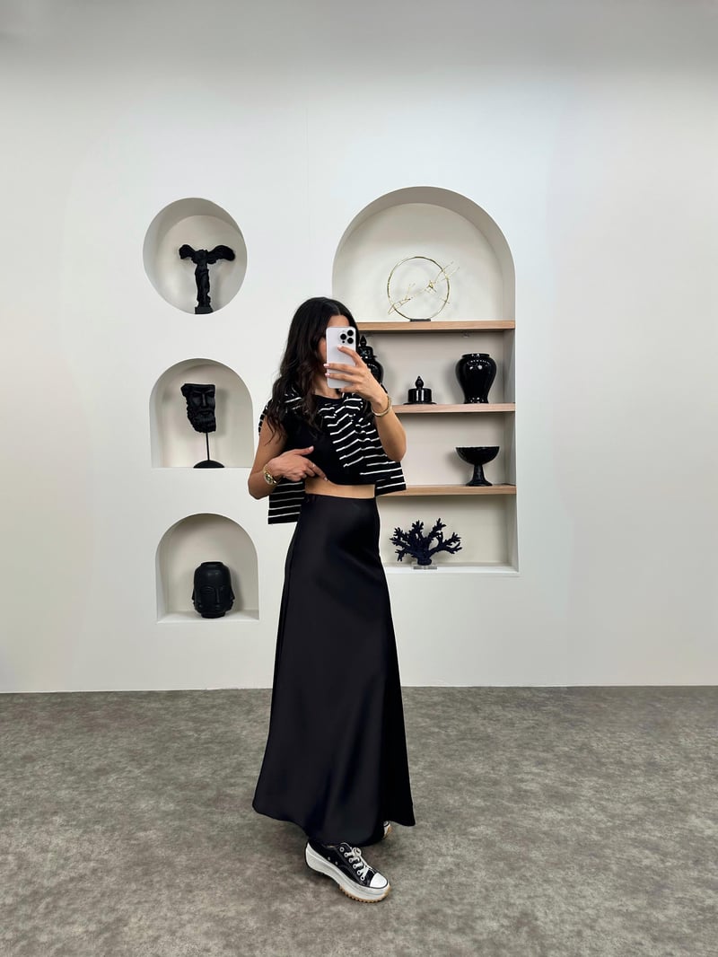 Oliv Siyah Maxi Saten Etek